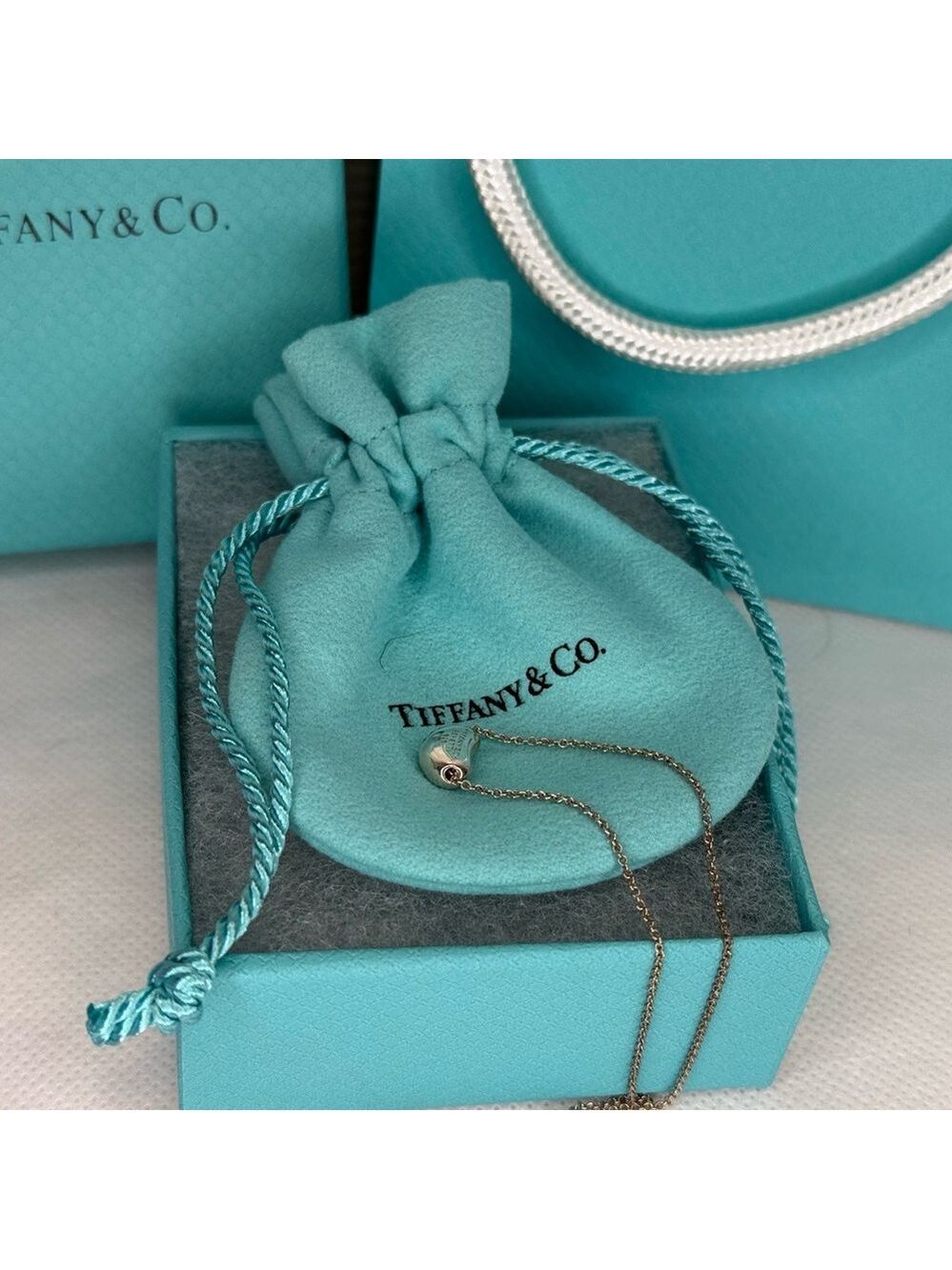 TIFFANY & CO ELSA PERETTI BEAN PENDANT DUST BAG, BOX AND GIFT BAG - Picture 9 of 16